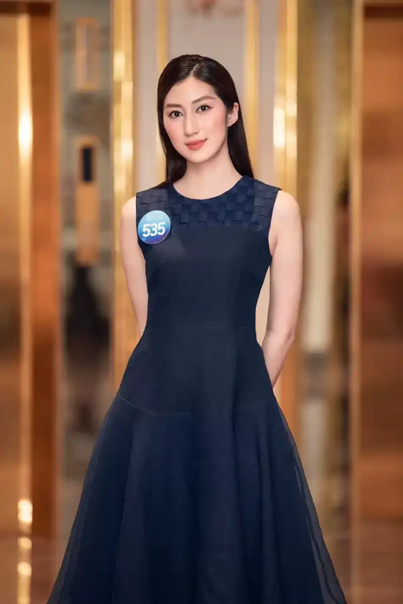 河内2022年越南世界小姐64强选手汇聚时穿着讨人喜欢的服装