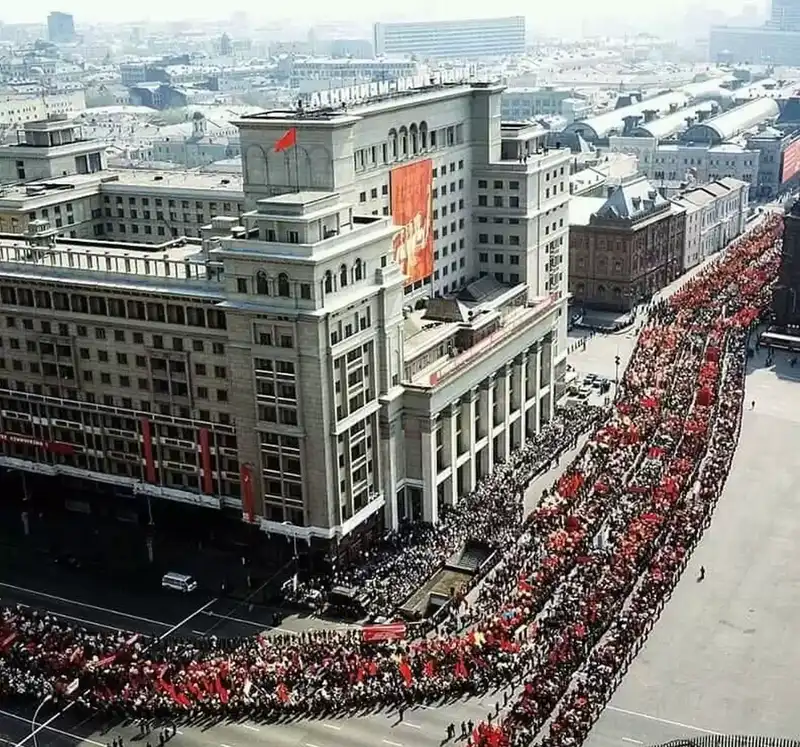 苏联：从成立到垮台，这七十年间，人们过着怎样的生活？