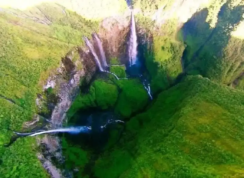 世界上最高的瀑布-天使瀑布979米